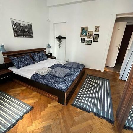 Apartament Ultracentral Universitate Бухарест Екстер'єр фото