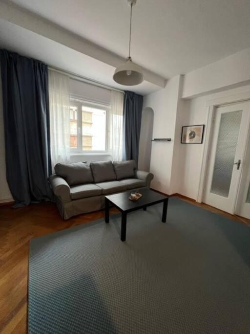 Apartament Ultracentral Universitate Бухарест Екстер'єр фото